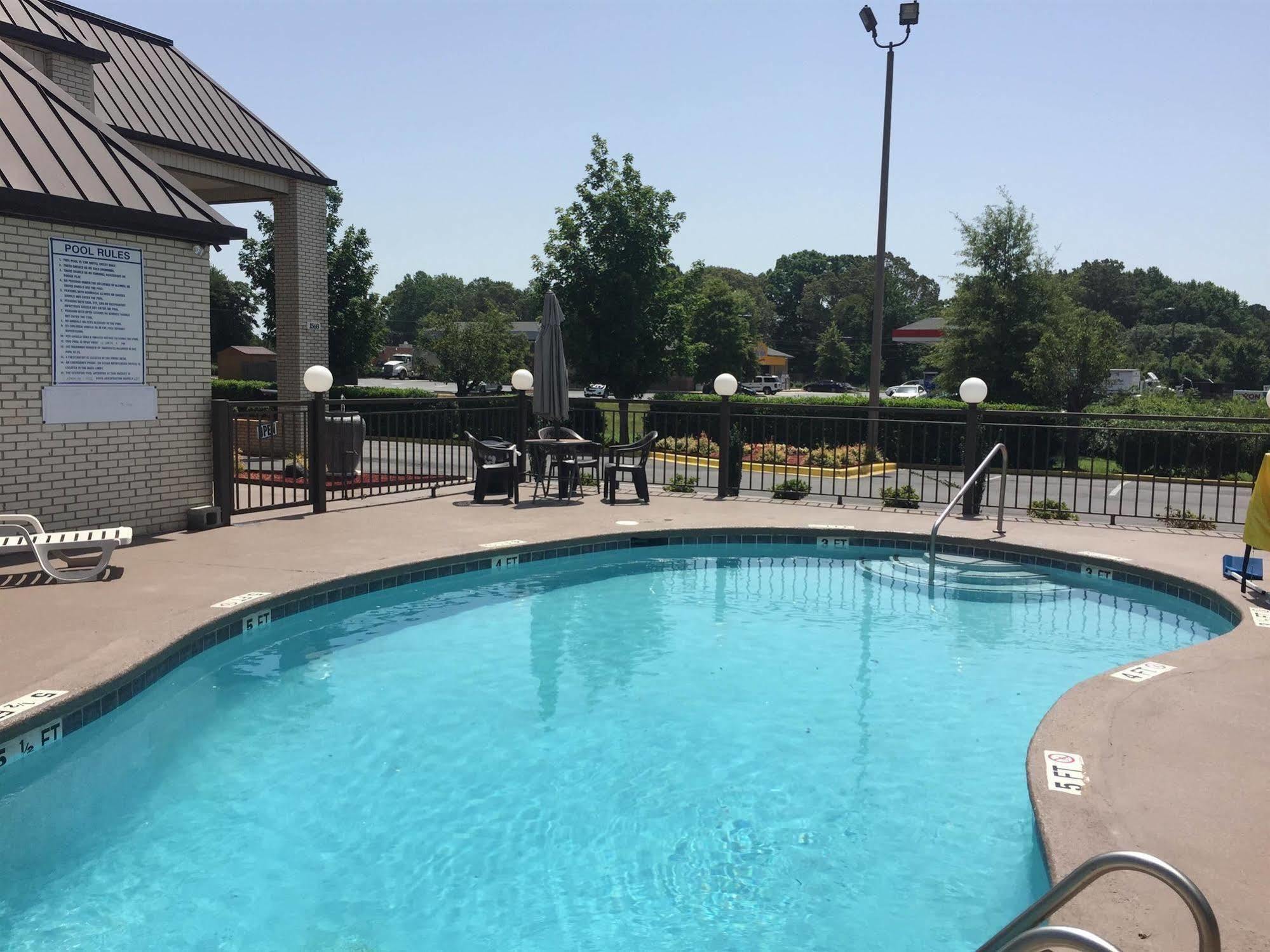 Deluxe Inn And Suites York Exterior foto